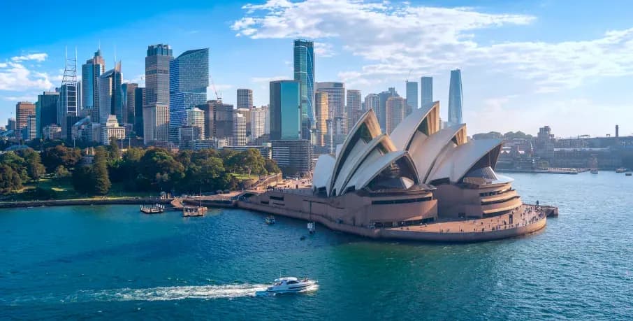 sydney thumb